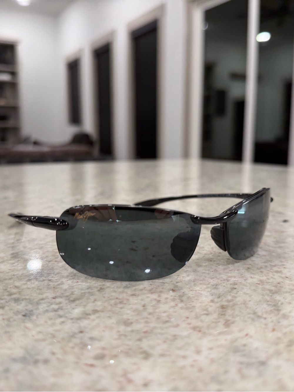 MAUI JIM MAKAHA Men's Black Polarized Rimless Sunglasses - GLOSS BLACK - NEUTRAL